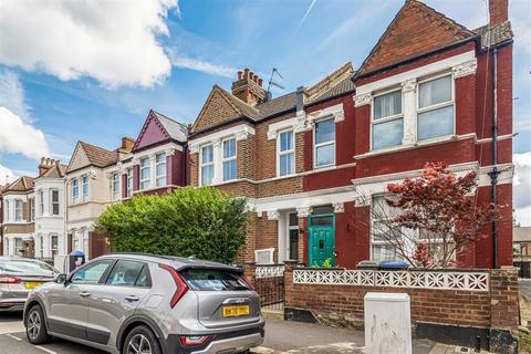 4 bed property, in Ashford Road, £925,000