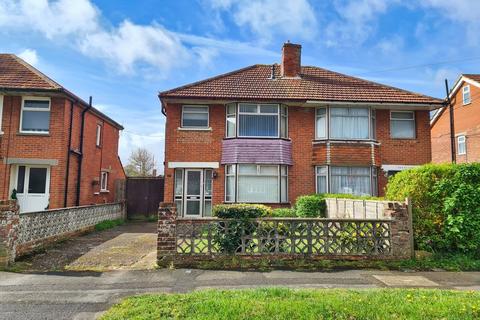 3 bed property, in Testwood Lane, £350,000