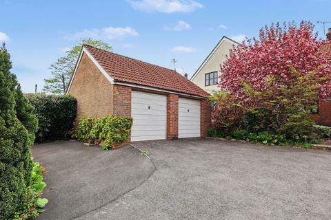 4 bed property, in Meadowbank, £425,000