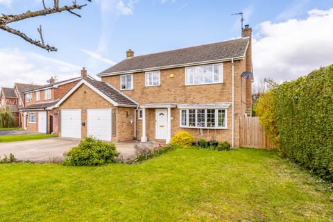 4 bed property, in Clamp Gate Road, £385,000