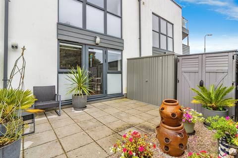 4 bed property, in Tor Church Road, £275,000