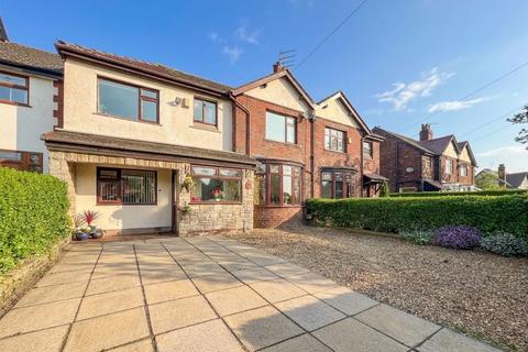 4 bed property, in County Road, £350,000