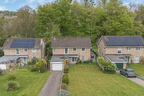 4 bed property, in Warren Wood Drive, £700,000