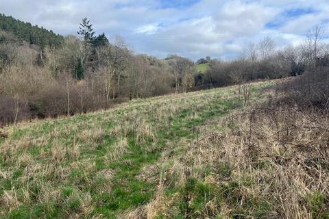 Land, in Land known as Bron Fedw, £190,000