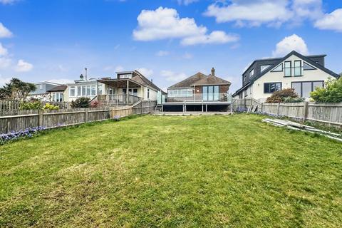 3 bed property, in Nutley Avenue, £515,000