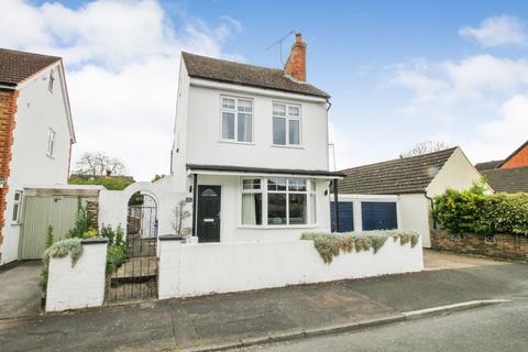3 bed property, in Windsor Road, £650,000