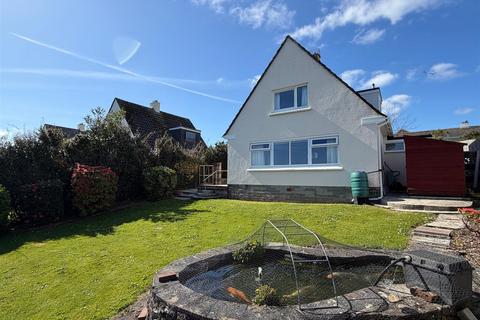 2 bed property, in Vicarage Meadow, £490,000