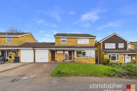 4 bed property, in Tennand Close, £575,000