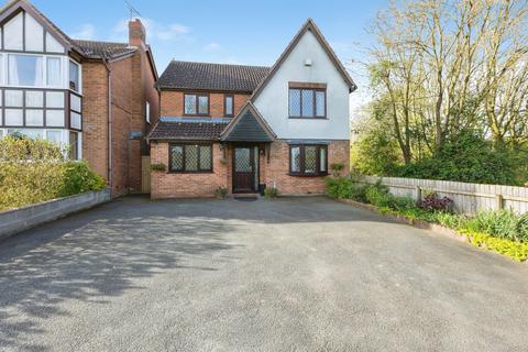 4 bed property, in Hollowtree Road, £450,000