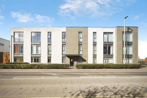 2 bed property, in Cunningham Court, £180,000