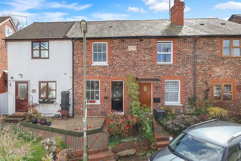 2 bed property, in Furlong Road, £400,000