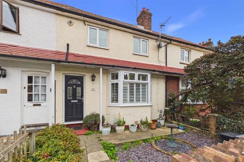 3 bed property, in Cromwell Avenue, £425,000