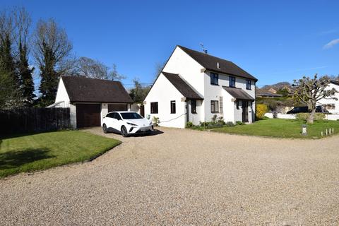 4 bed property, in Lower Backway, £625,000