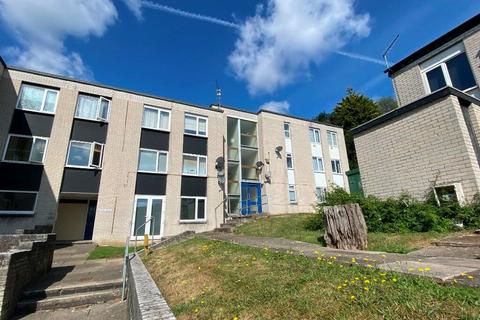 1 bed property, in Awel Mor, £65,000