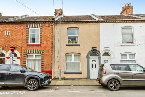2 bed property, in Cloutsham Street, £169,995