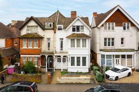 10 bed property, in Cheriton Road, £580,000
