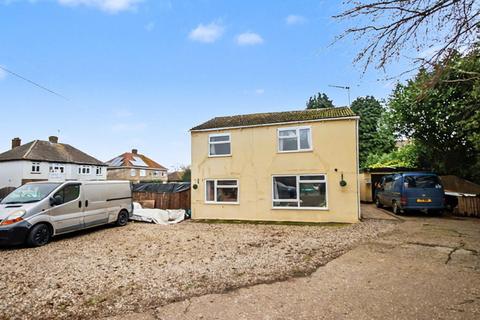 3 bed property, in 42, £240,000