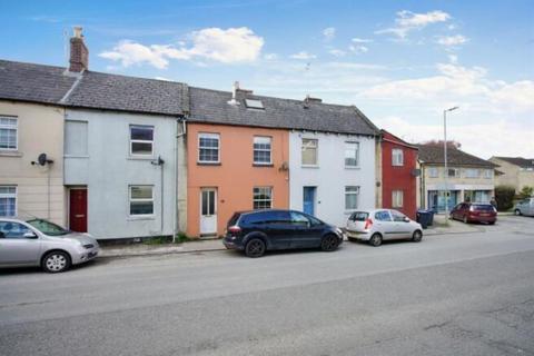 2 bed property, in London Road, £170,000