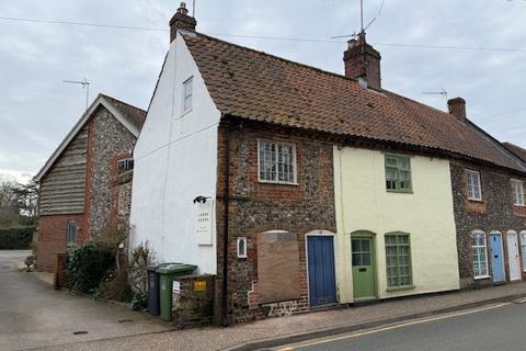 1 bed property, in 18 Station Road, £170,000