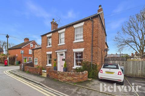 3 bed property, in Bynner Street, £440,000