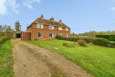 3 bed property, in Church Road, £220,000
