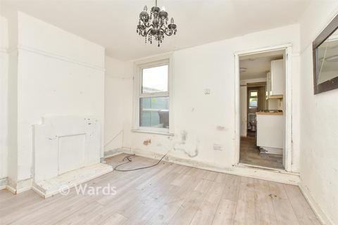 3 bed property, in Thorold Road, £150,000