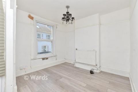3 bed property, in Thorold Road, £150,000