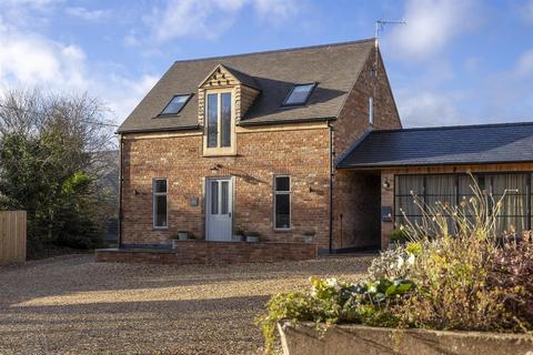 2 bed property, in Honington, £495,000