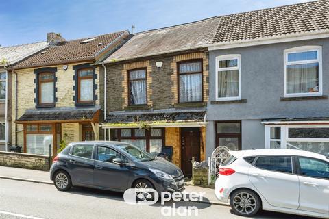 3 bed property, in Pant Yr Heol, £90,000