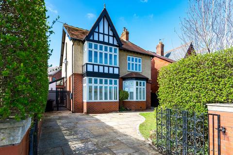 4 bed property, in Blackpool Road, £725,000