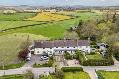3 bed property, in The Mead, £315,000