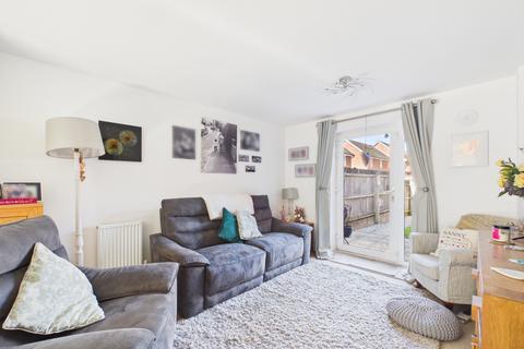 1 bed property, in Leyland Road, £165,000