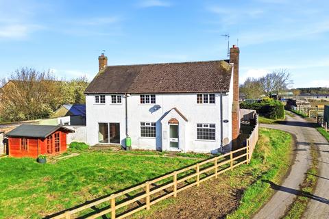 4 bed property, in York Road, £500,000