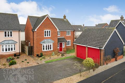 4 bed property, in Victory Grove, £450,000