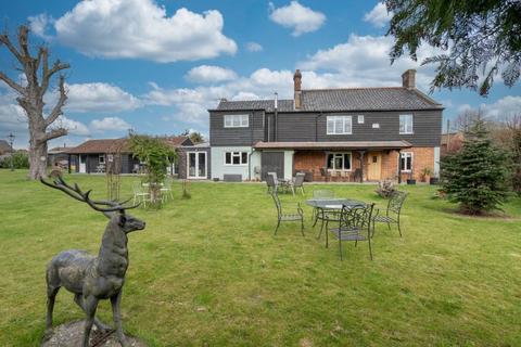 4 bed property, in Stubb Road, £750,000