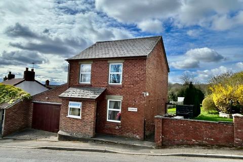 2 bed property, in High Street, £425,000