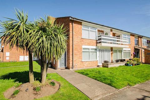 2 bed property, in Windsor Court, £160,000