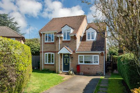 4 bed property, in Limefield, £385,000