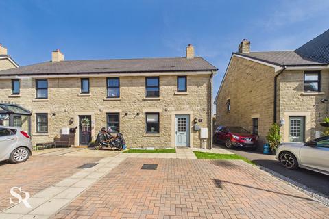 3 bed property, in Marsh Way, £275,000