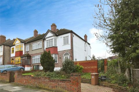 3 bed property, in Penderry Rise, £600,000