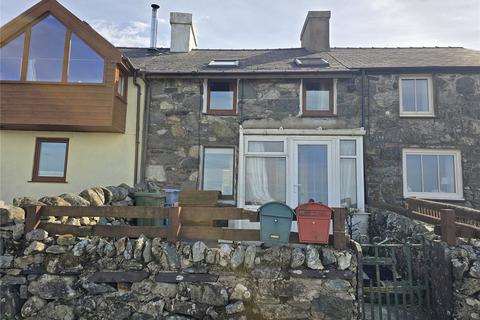 2 bed property, in Rhosgadfan, £210,000