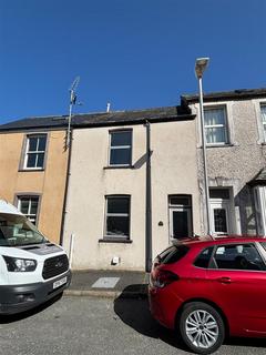 2 bed property, in Edgehill Road, £170,000