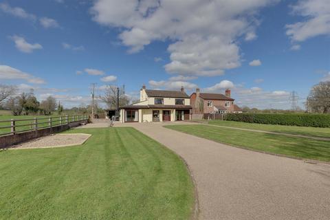 3 bed property, in Kents Green Road, £650,000