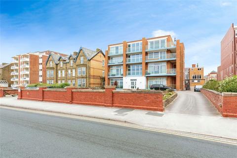 2 bed property, in North Promenade, £250,000