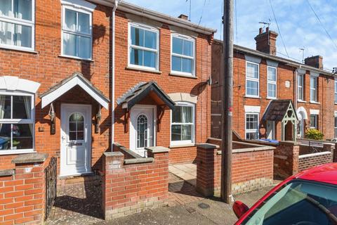 3 bed property, in Alexandra Road, £220,000