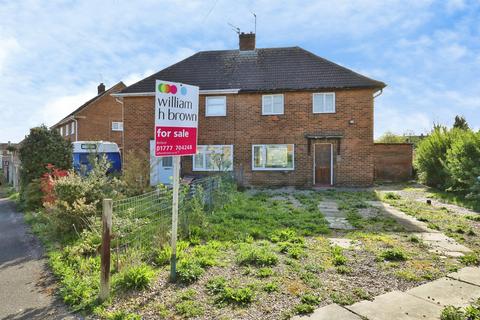 2 bed property, in Windsor Road, £130,000