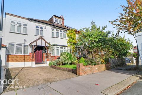 6 bed property, in Georgia Road, £700,000