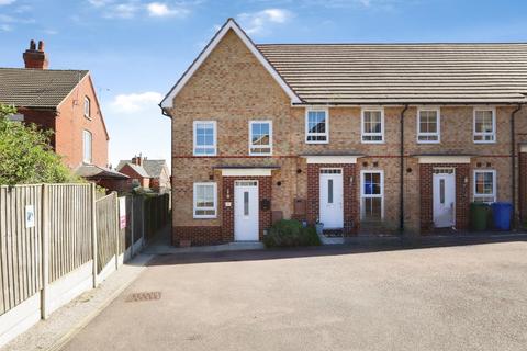 2 bed property, in Edgbaston Drive, £175,000