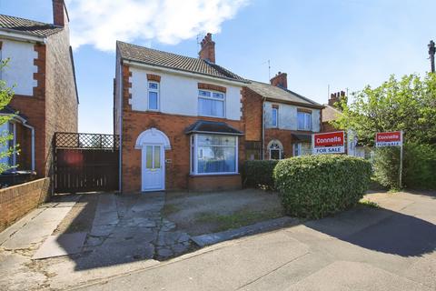 3 bed property, in Westfield Road, £280,000