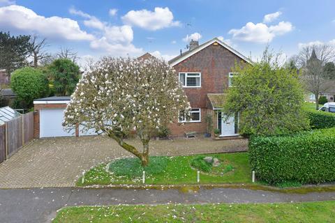 4 bed property, in The Glebe, £675,000